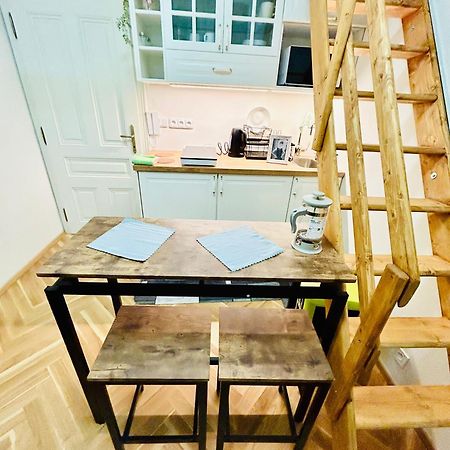 Cozy Design Homestay With Terrace ปราก ภายนอก รูปภาพ