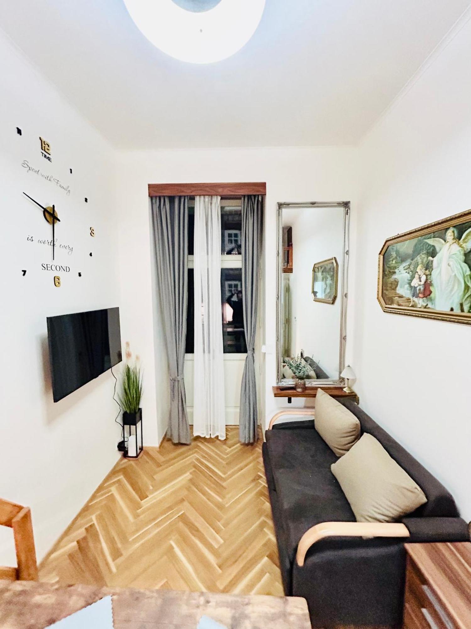 Cozy Design Homestay With Terrace ปราก ภายนอก รูปภาพ