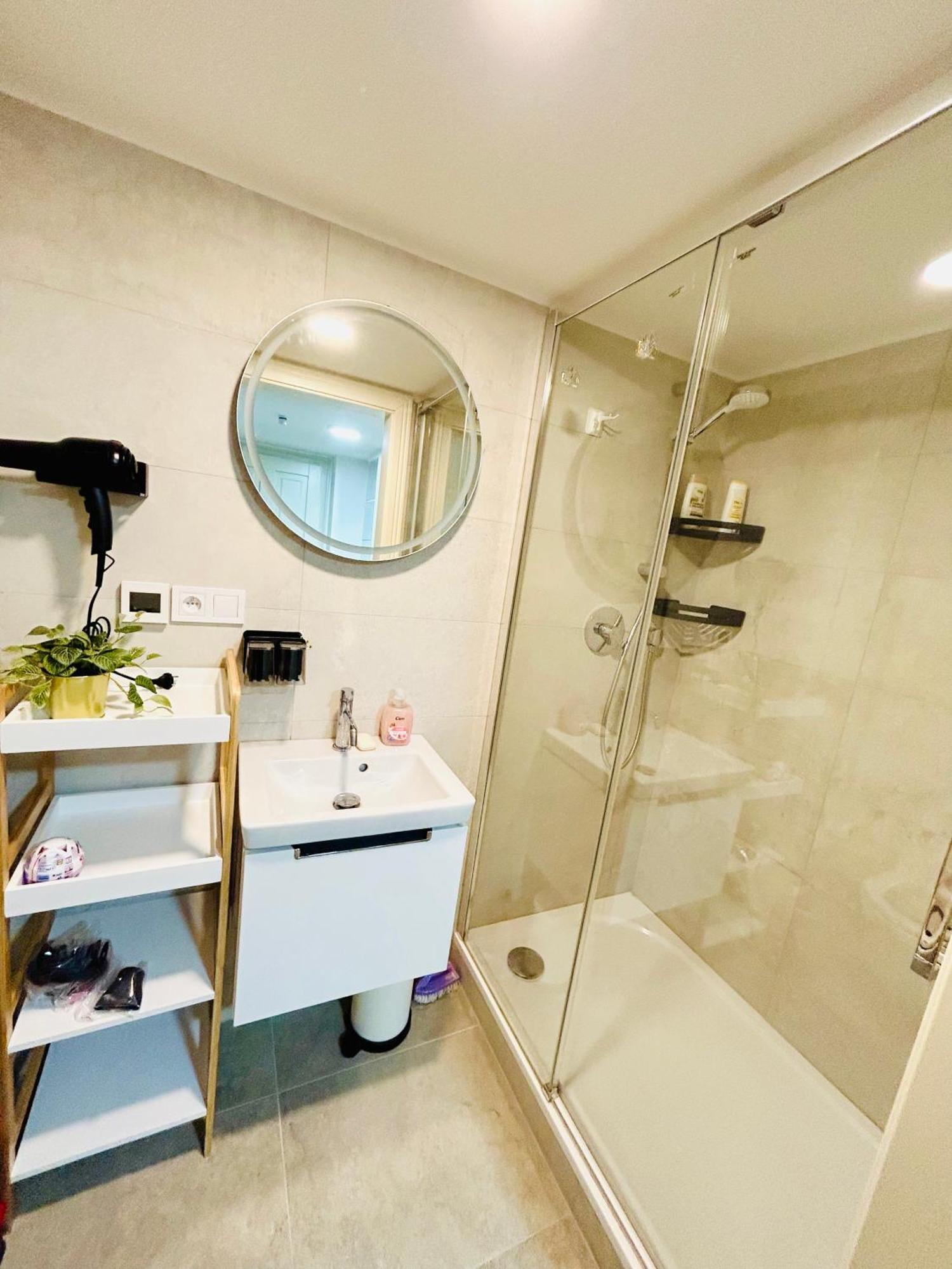 Cozy Design Homestay With Terrace ปราก ภายนอก รูปภาพ